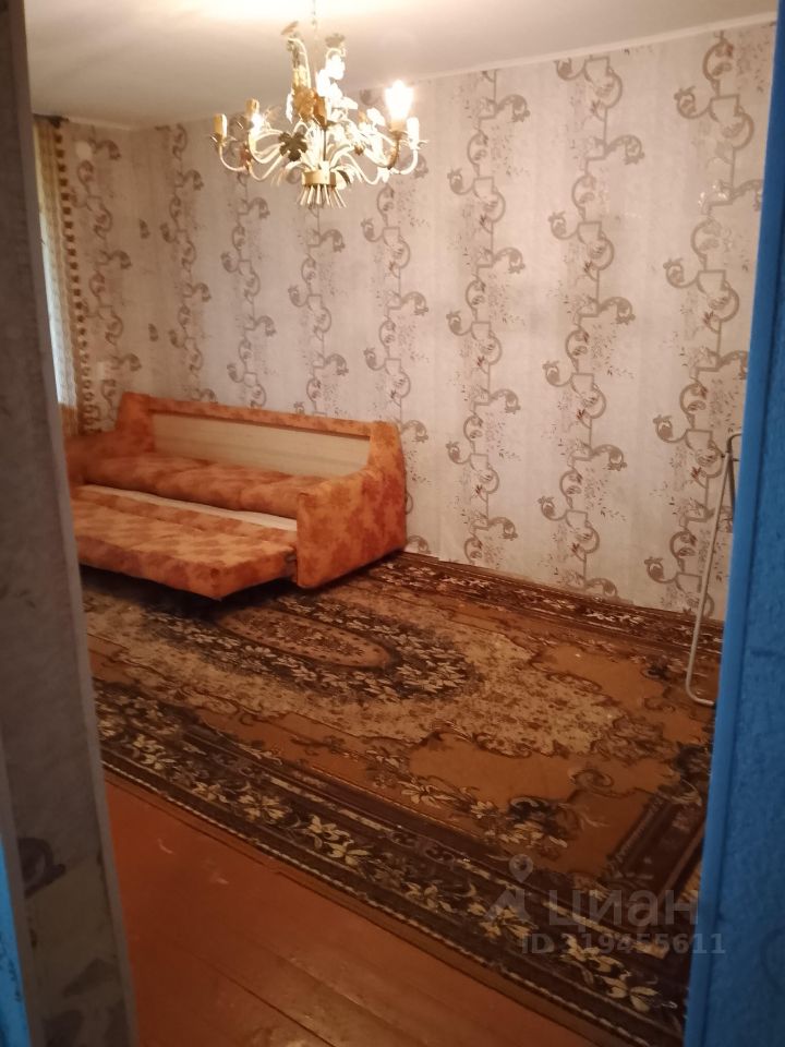 Продажа 1-комн квартиры на вторичном рынке пос. Коммунары, улица Центральная