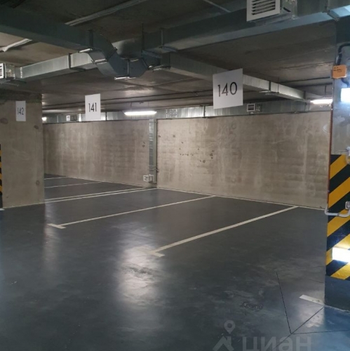 Гараж/парковка Лисичанская улица,  д. 15 с1