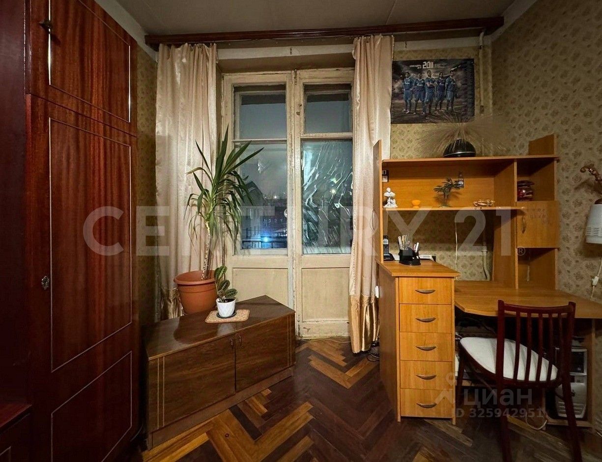Продажа 2-комн квартиры на вторичном рынке улица Возрождения, 7/25