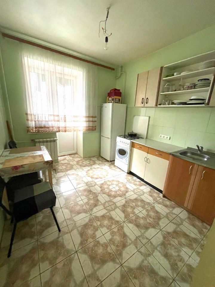 Продажа 1-комн квартиры на вторичном рынке пос. Большевик, улица Ленина, 108