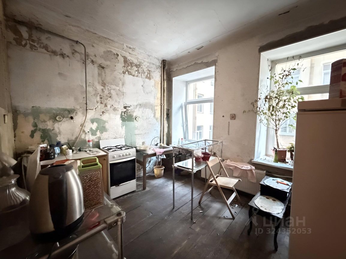 Продажа 4-комн квартиры на вторичном рынке улица Декабристов, 62-64