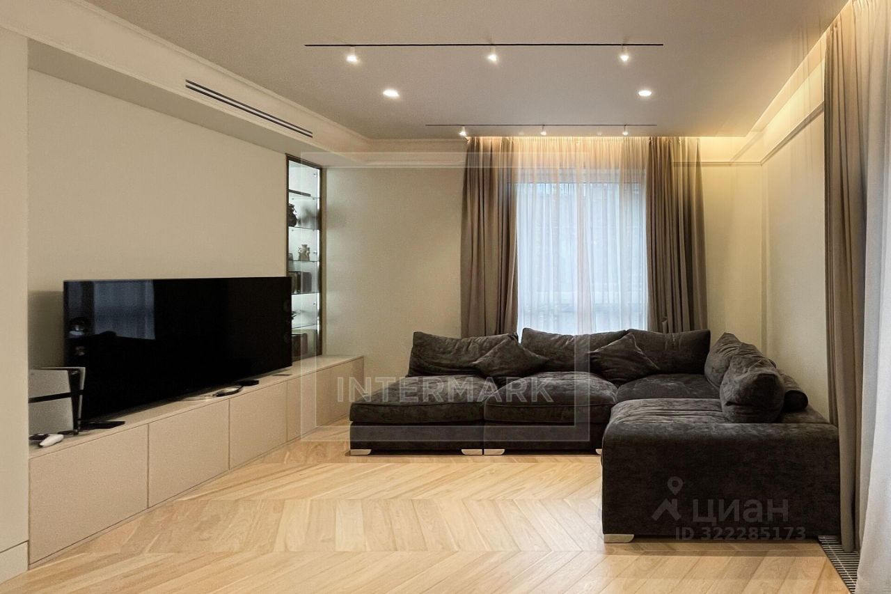 Продажа 3-комн квартиры на вторичном рынке Мантулинская улица, 9к1