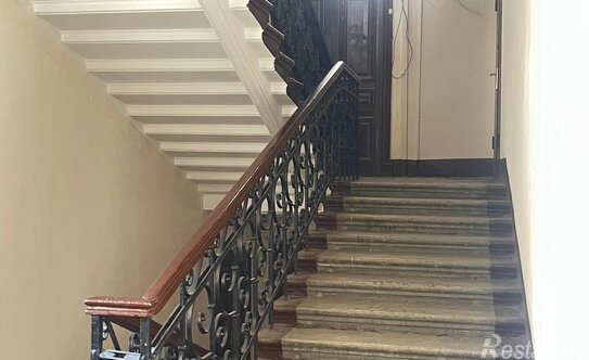 Продажа 6-комн квартиры на вторичном рынке ул Лизы Чайкиной,  д. 25