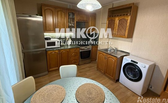 Продажа 2-комн квартиры на вторичном рынке Саянская улица,  д. 10