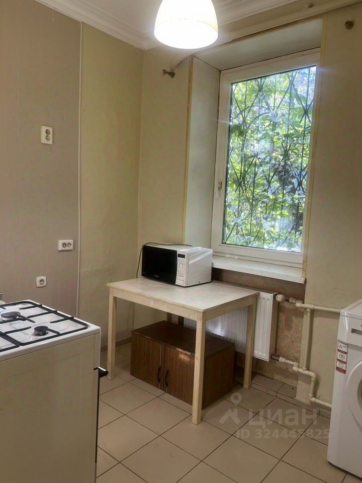 Продажа 2-комн квартиры на вторичном рынке улица Савушкина, 35К2