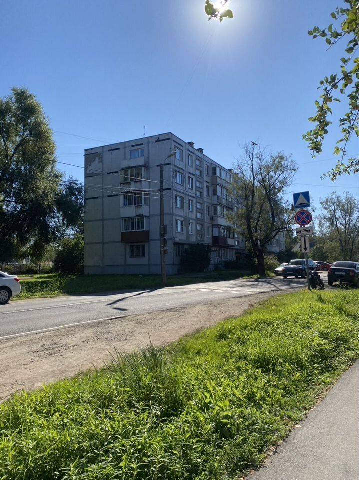Продажа 2-комн квартиры на вторичном рынке Ломоносов, улица Жоры Антоненко, 12