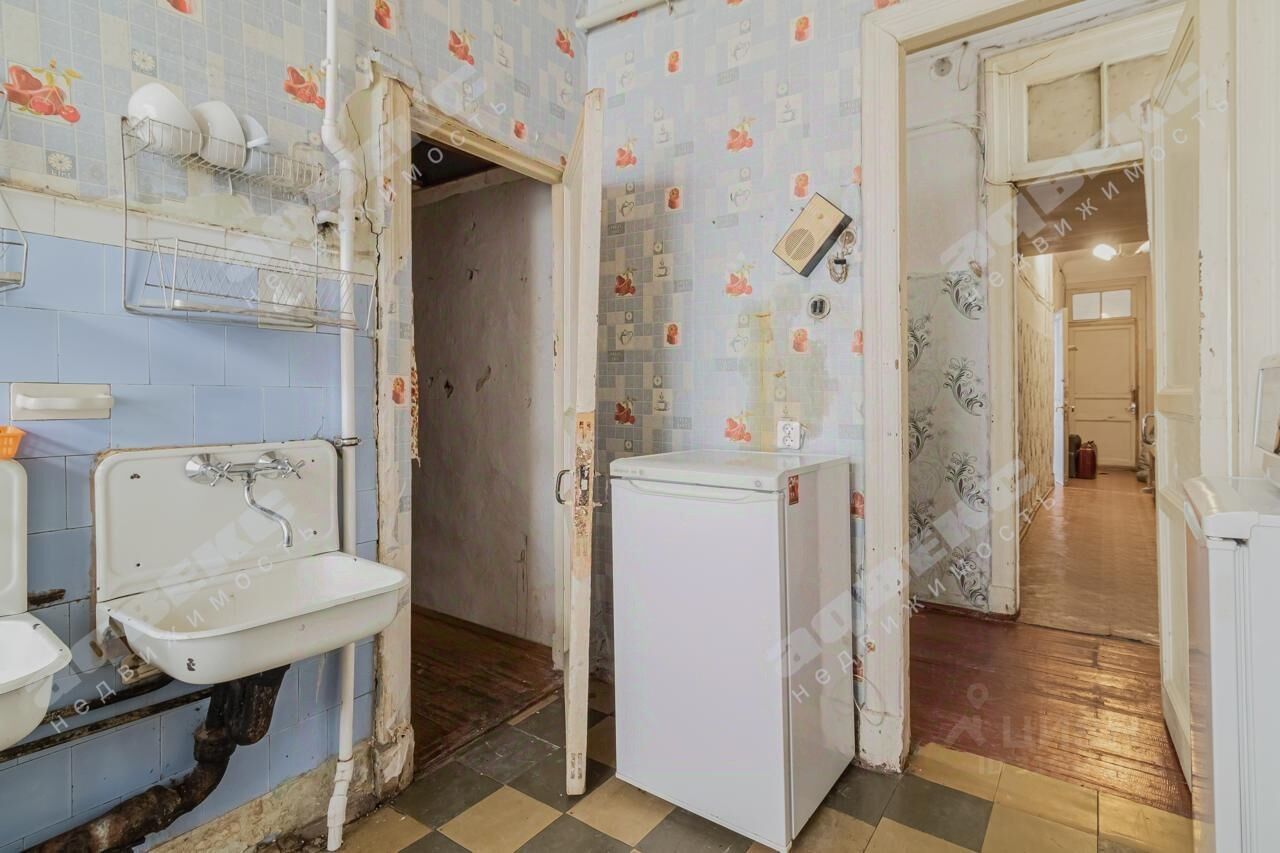 Продажа 3-комн квартиры на вторичном рынке Фурштатская улица, 54