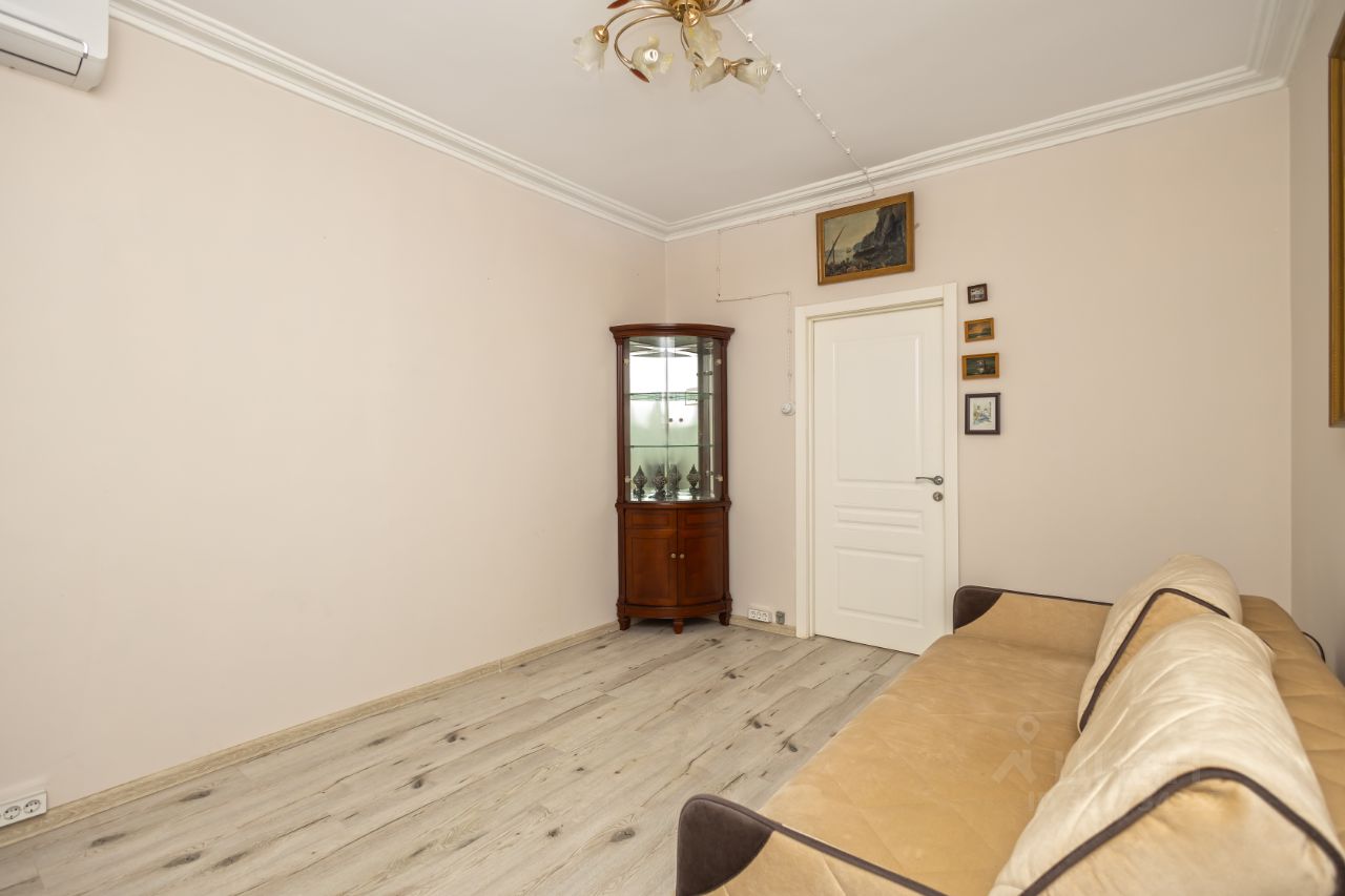 Продажа 3-комн квартиры на вторичном рынке переулок Сивцев Вражек, 15/25