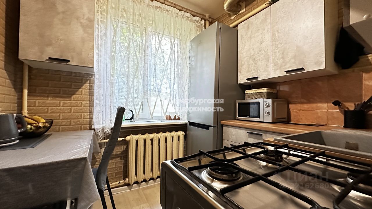 Продажа 2-комн квартиры на вторичном рынке Краснопутиловская улица, 100