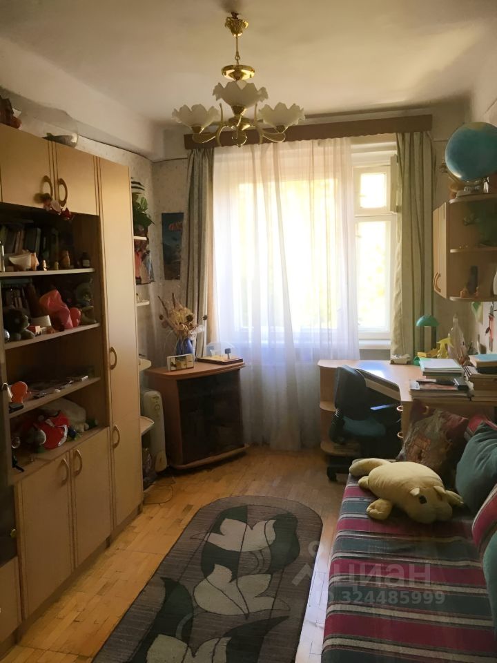 Продажа 4-комн квартиры на вторичном рынке Колпино, улица Ремизова, 19