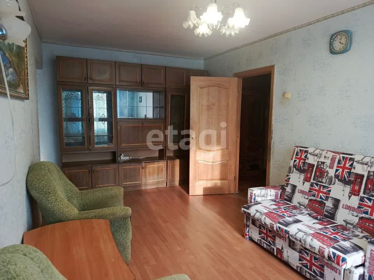 Продажа 3-комн квартиры на вторичном рынке Кириши, проспект Ленина, 13