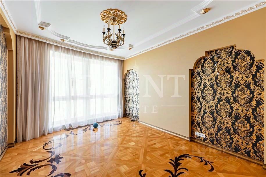 Продажа 4-комн квартиры на вторичном рынке Староволынская улица, 12к3
