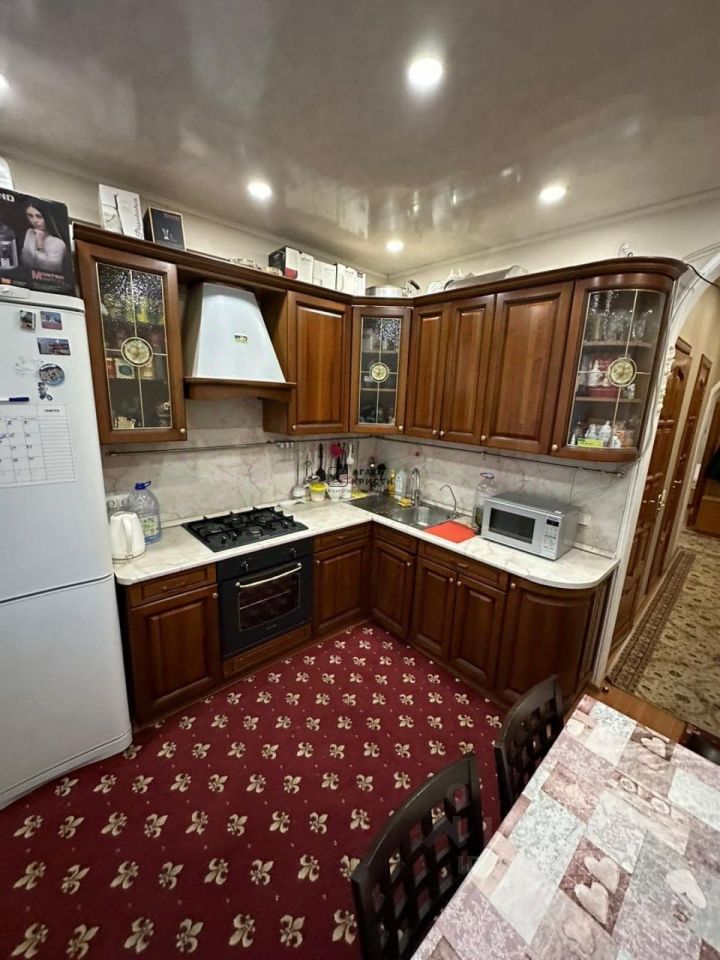 Продажа 3-комн квартиры на вторичном рынке Новорогожская улица, 3
