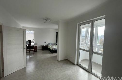 Продажа 3-комн квартиры на вторичном рынке улица Чёрное Озеро