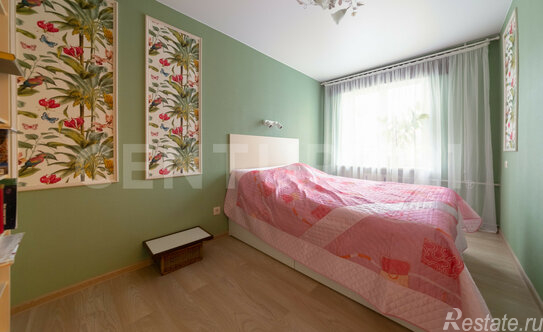 Продажа 2-комн квартиры на вторичном рынке Им Свердлова пгт, 1-й мкр,  д. 30