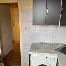 Продажа 2-комн квартиры на вторичном рынке улица Молдагуловой,  д. 32