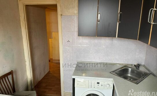 Продажа 2-комн квартиры на вторичном рынке улица Молдагуловой,  д. 32