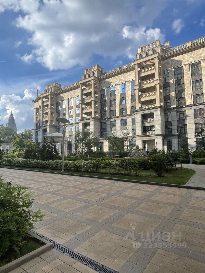 Продажа 2-комн квартиры на вторичном рынке Верхняя улица, 20к1