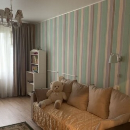 Аренда 2-комн квартиры на вторичном рынке ул Бадаева,  д. 8,  к. 1