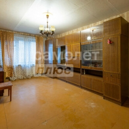 Продажа 3-комн квартиры на вторичном рынке Подольск г, Климовск мкр, 50 лет Октября пр-кт,  д. 19А