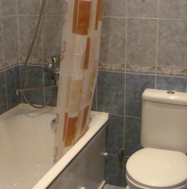 Продажа 3-комн квартиры на вторичном рынке Лахтинская ул ,  д. 23