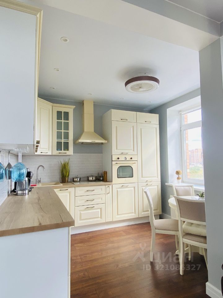 Продажа 3-комн квартиры на вторичном рынке Сабурово пгт, улица Парковая, 11