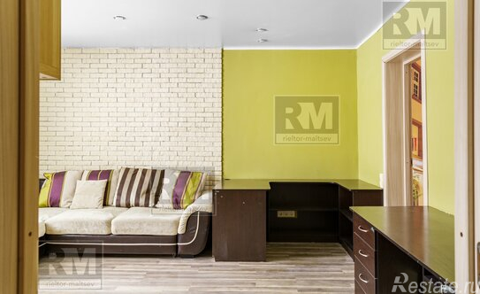 Продажа 3-комн квартиры на вторичном рынке Поэтический бульвар,  д. 21/10