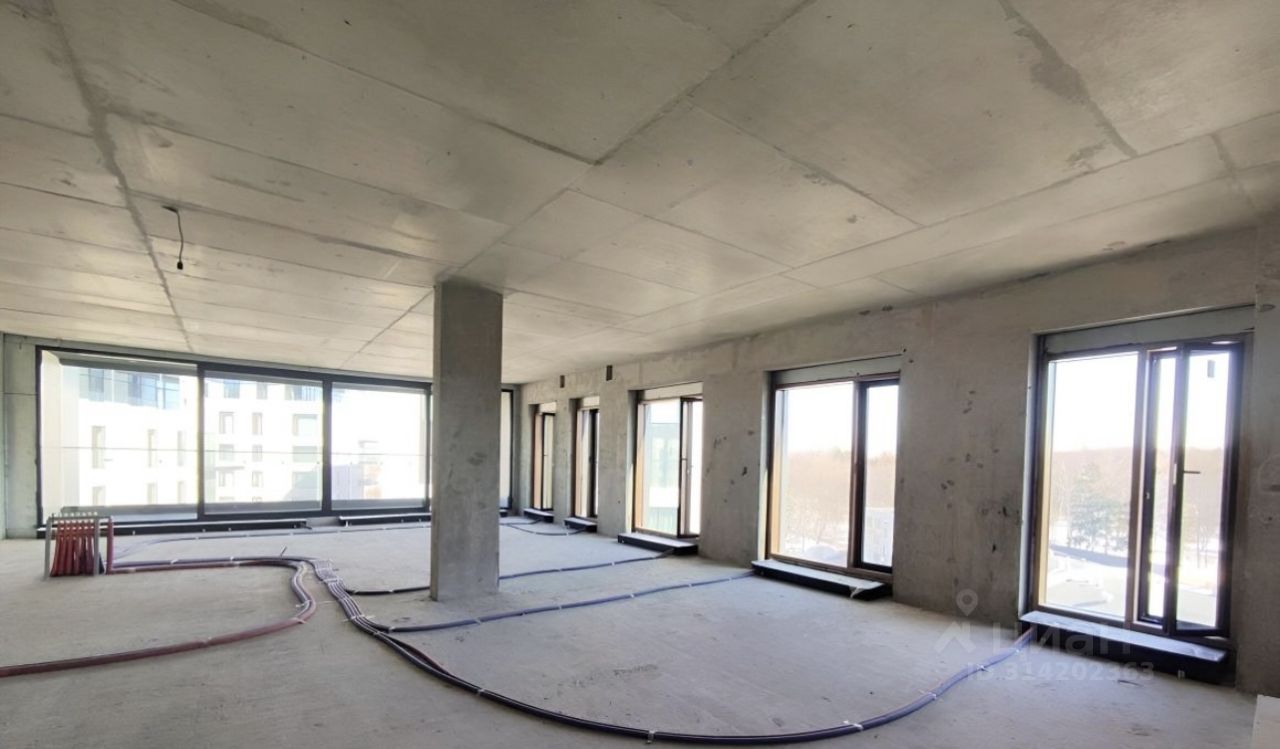 Продажа 4-комн квартиры на вторичном рынке Мосфильмовская улица, 1к8