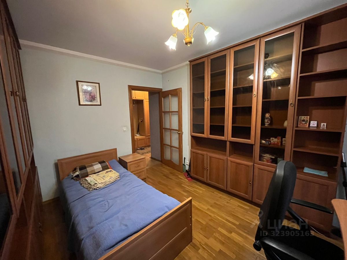 Продажа 3-комн квартиры на вторичном рынке Яхтенная улица, 2К1