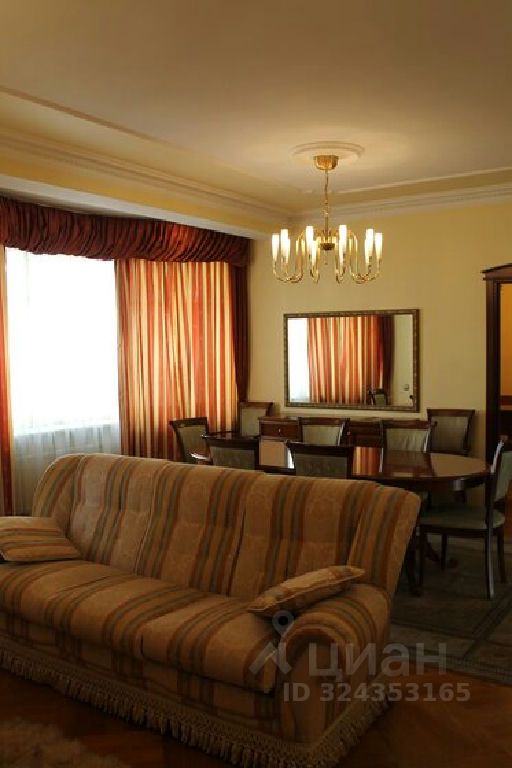 Продажа 4-комн квартиры на вторичном рынке переулок Большой Головин,  д. 2