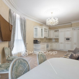 Продажа 2-комн квартиры на вторичном рынке улица Жукова,  д. 1