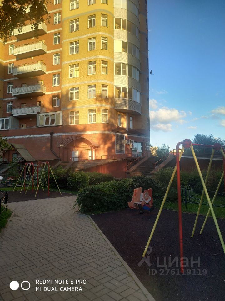 Продажа 3-комн квартиры на вторичном рынке Сестрорецк, улица Токарева, 2Б