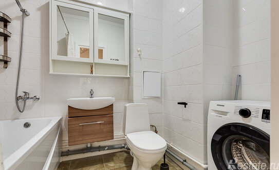 Продажа 1-комн квартиры на вторичном рынке улица Катерников,  д. 3