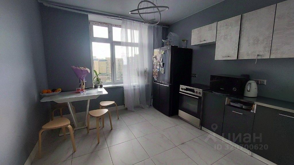 Продажа 2-комн квартиры на вторичном рынке Химки, улица Германа Титова, 10