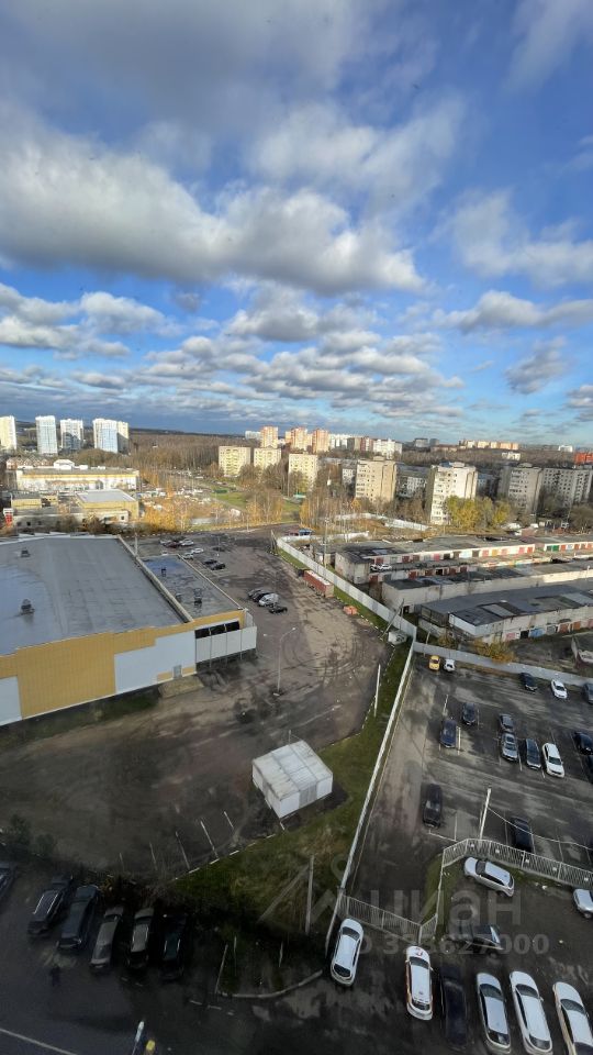 Продажа 2-комн квартиры на вторичном рынке Лобня, улица Физкультурная, 8