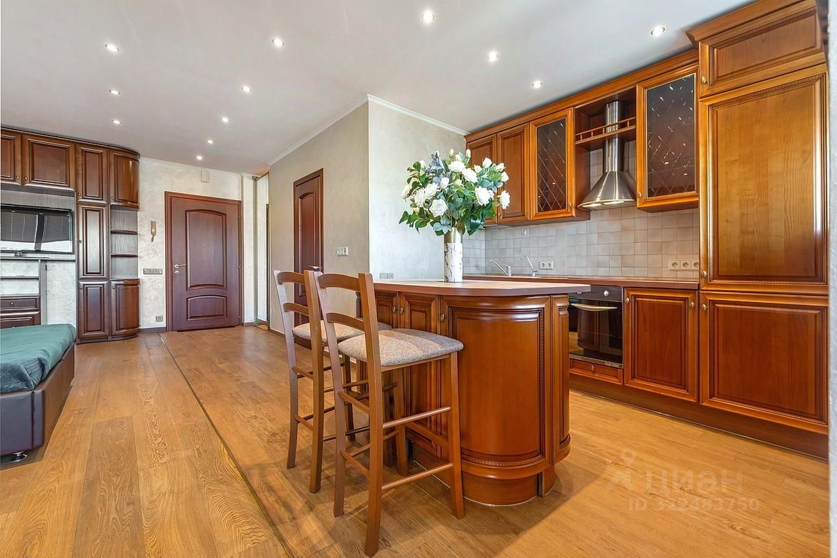 Продажа 1-комн квартиры на вторичном рынке Большая Никитская улица, 49