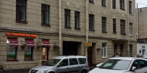 3-комн квартира Лахтинская ул. ,  д. 25