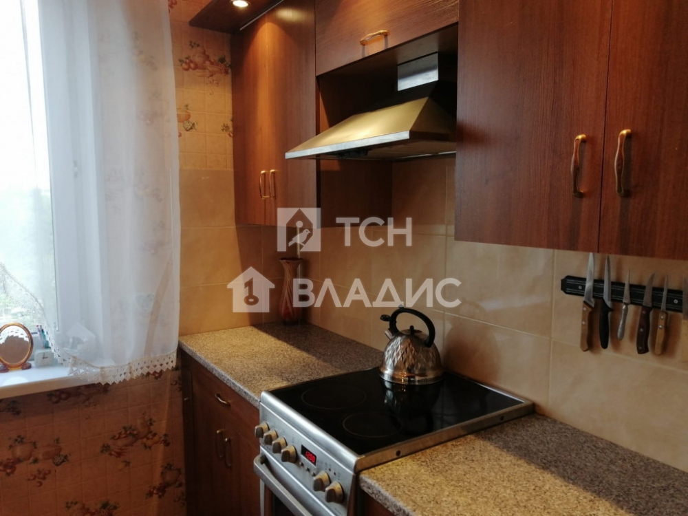 3-комн квартира Староватутинский проезд, 11