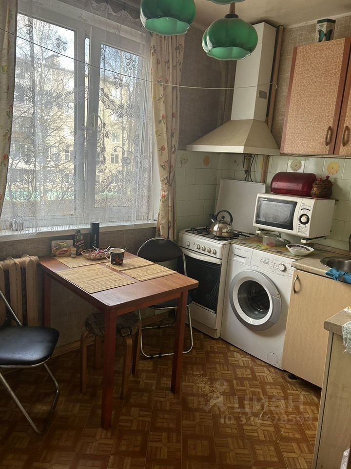 Продажа 3-комн квартиры на вторичном рынке Сергиев Посад, Птицеградская улица, 8А