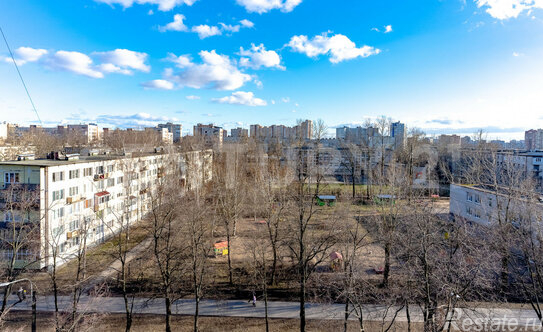 Продажа 1-комн квартиры на вторичном рынке Альпийский переулок,  д. 8