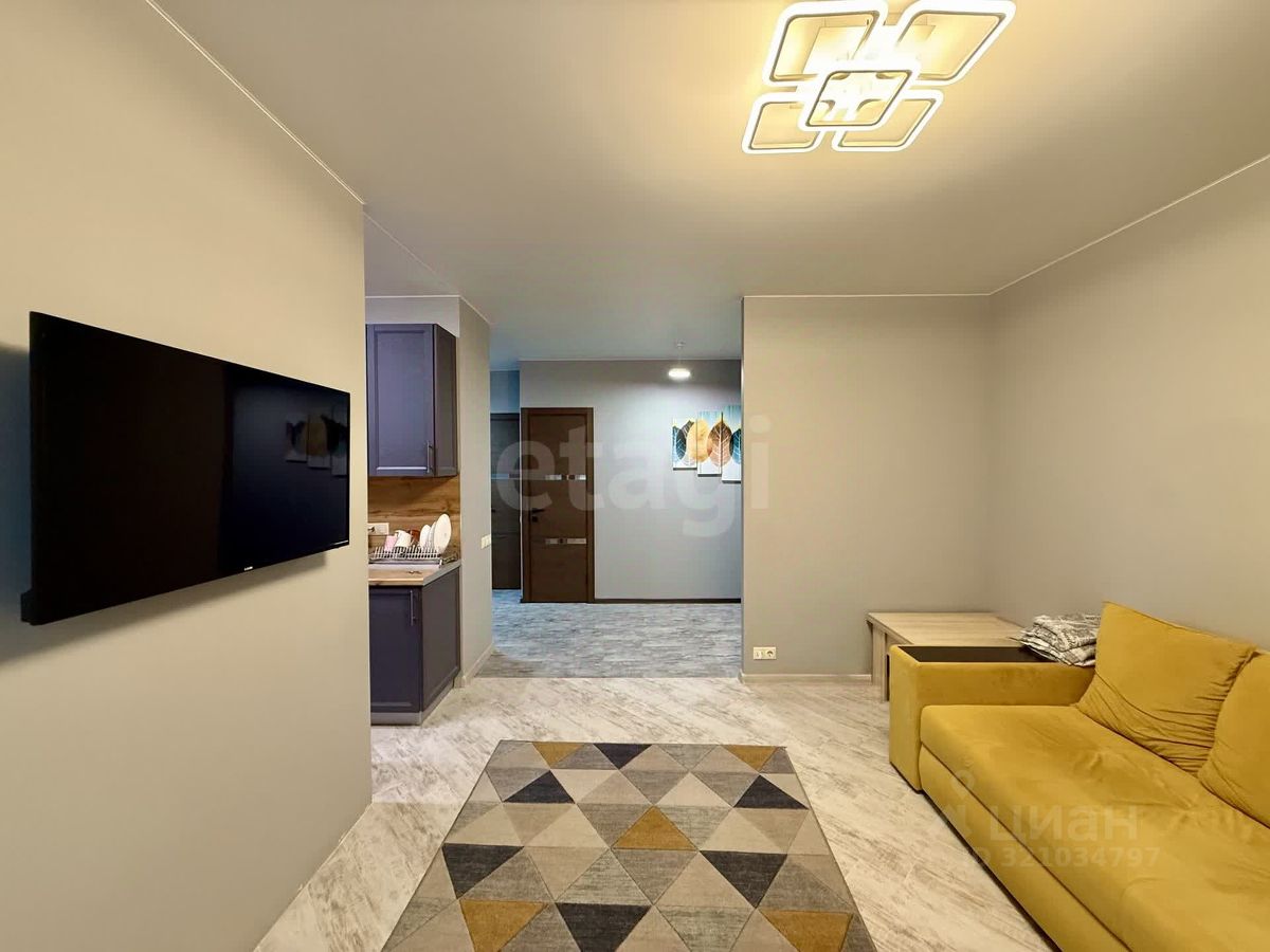 Продажа 3-комн квартиры на вторичном рынке улица Харлампиева, 48к2