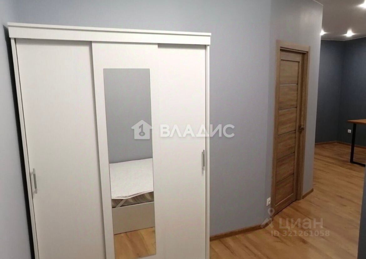 Продажа 2-комн квартиры на вторичном рынке Мурино, бульвар Петровский, 5