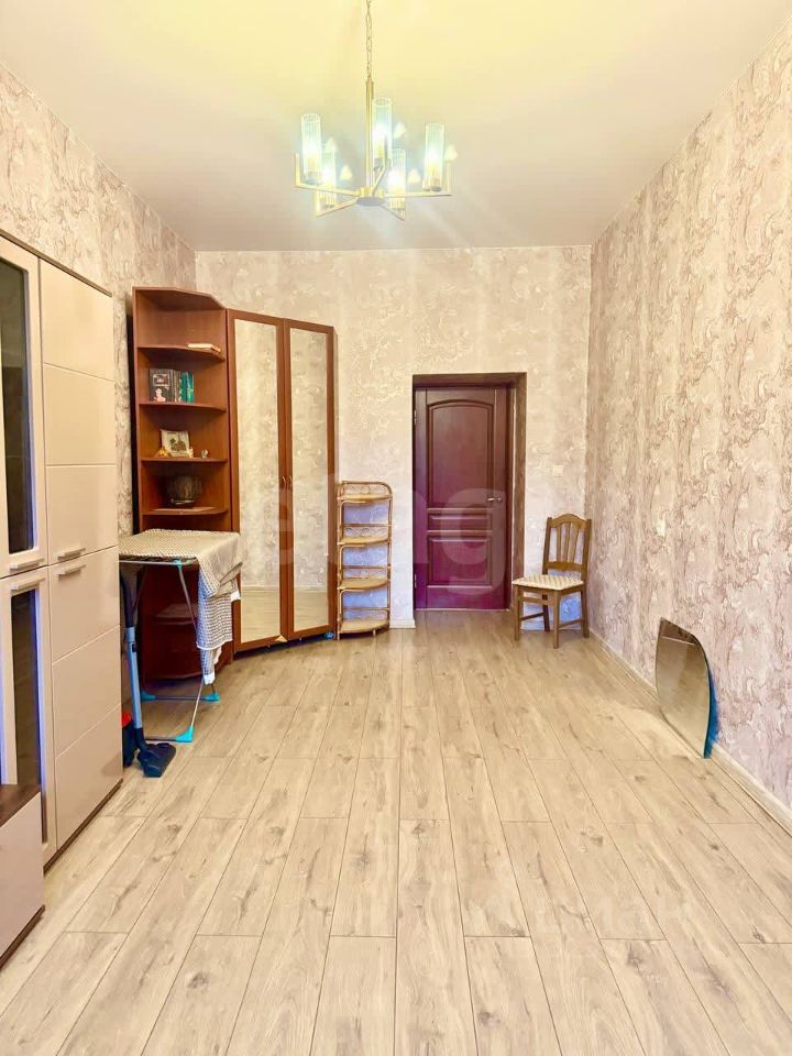 Продажа 2-комн квартиры на вторичном рынке набережная Обводного Канала, 141