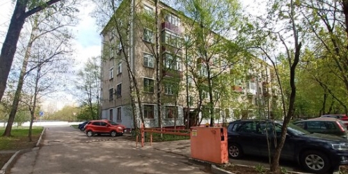 3-комн квартира улица Адмирала Макарова,  д. 13