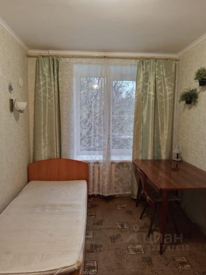 Продажа 2-комн квартиры на вторичном рынке улица Пилотов, 17