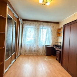 Продажа 2-комн квартиры на вторичном рынке Лабораторный проспект,  д. 18 к1