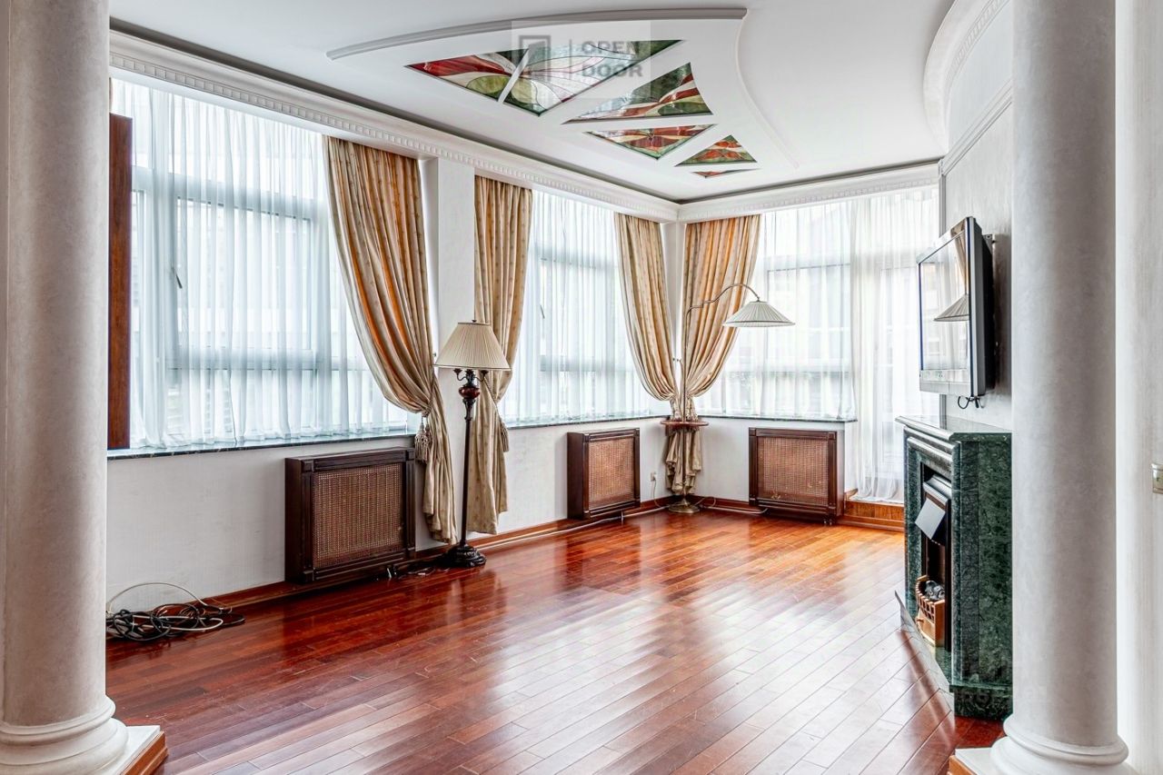 Продажа 4-комн квартиры на вторичном рынке Островной проезд, 12К1