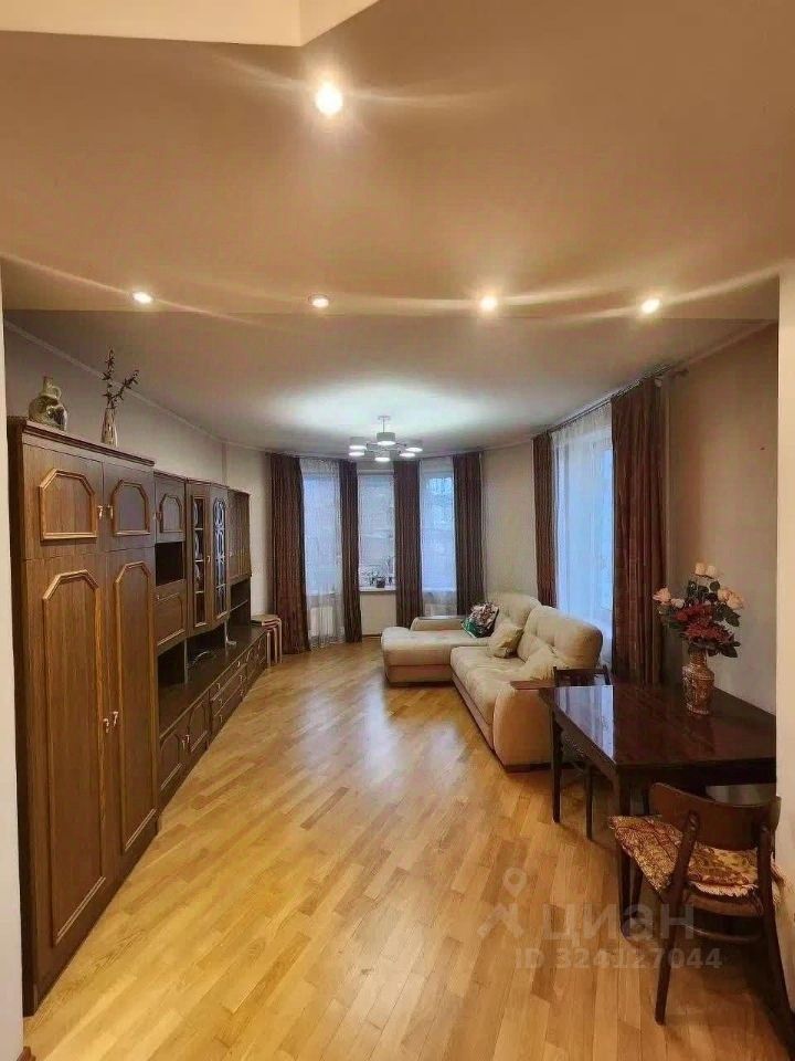 Продажа 2-комн квартиры на вторичном рынке улица Верхние Поля, 45К1