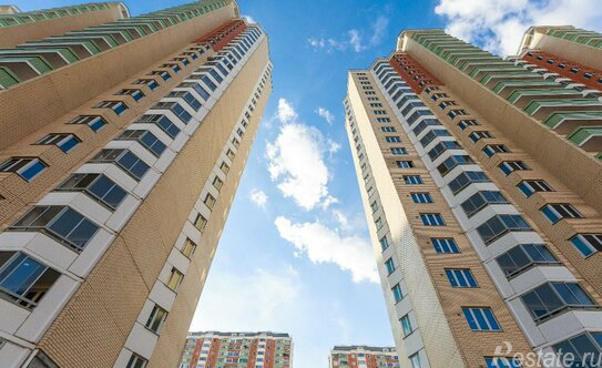 Продажа 3-комн квартиры на вторичном рынке Железнодорожный, улица Струве,  д. 7