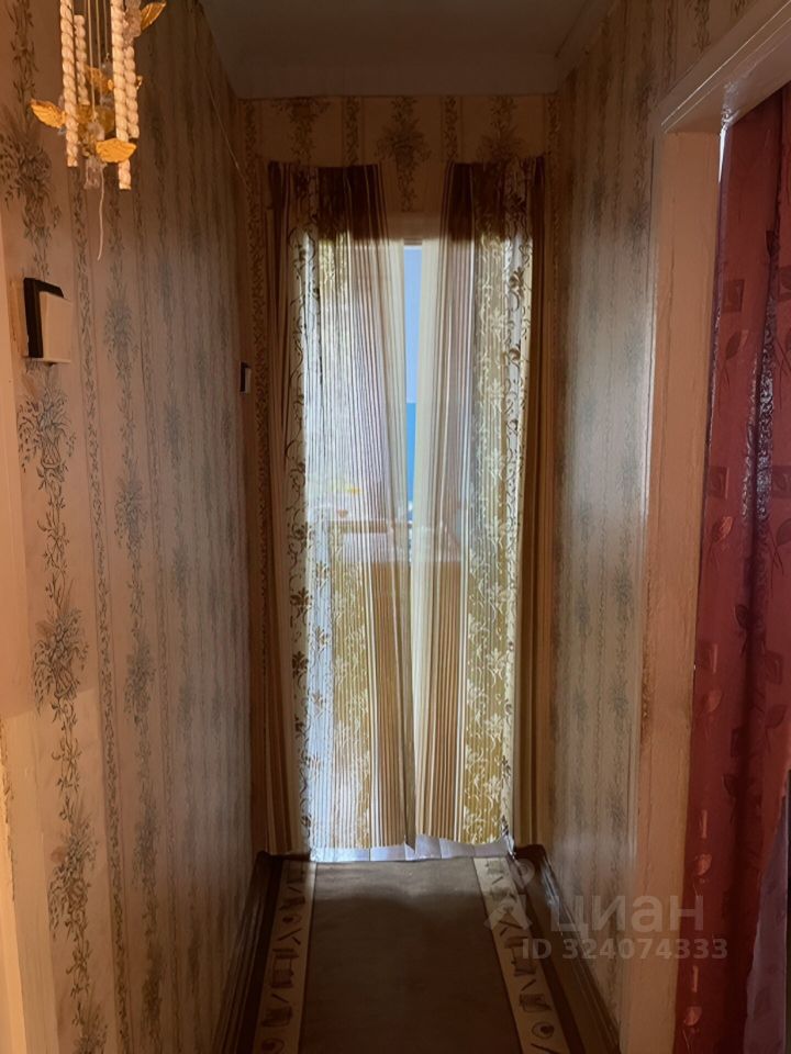 Продажа 2-комн квартиры на вторичном рынке Сланцы, улица Чкалова, 3